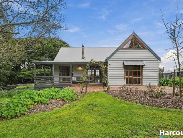 Idyllic Lifestyle Property!