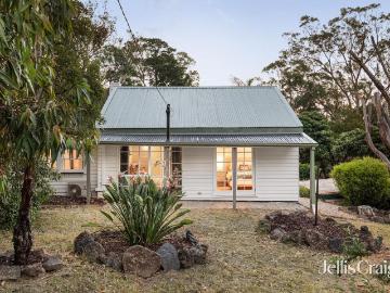 Hurstbridge, Nillumbik, Victoria - Equipped kitchen