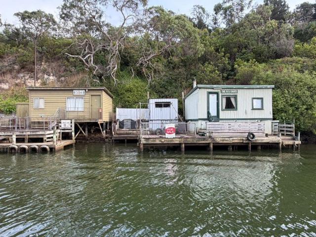 IDYLLIC RIVER LANDING
