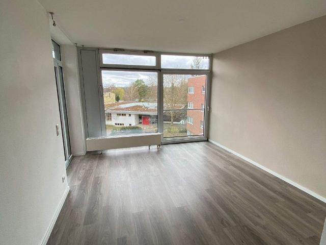 Idyllisch gelegene 2 Zimmer Wohnung *Wannenbad *Abstellraum *Balkon *kleiner Keller *EBK *Aufzug