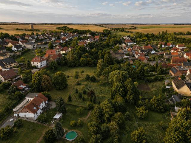Idyllisch gelegener 3 Seitenhof zum Ausbau und Wohlfühlen mit ca. 2.000 m² Grundstück