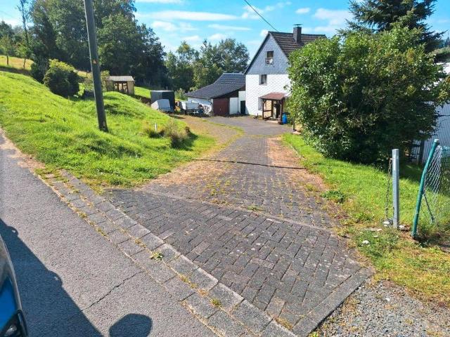 idyllisch gelegenes Einfamilienhaus in Randlage