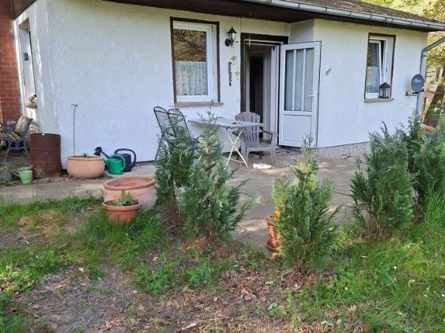 Idyllisch gelegenes Wochenendgrundstück mit Bungalow am Waldrand