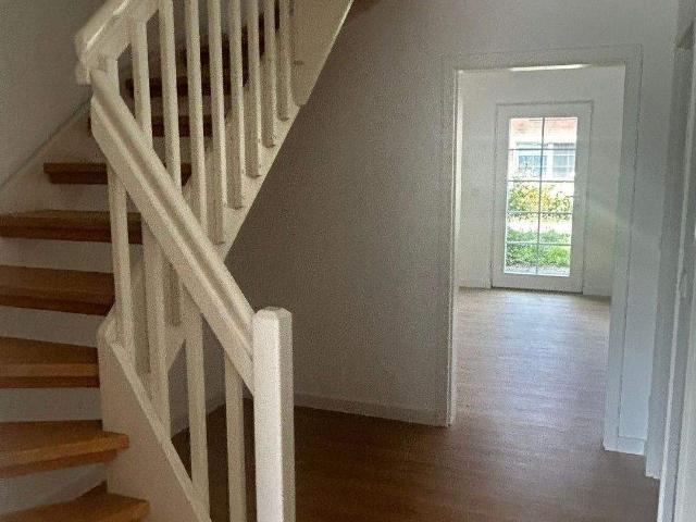Idyllisch im GrÃ¼nen gelegenes Reihenmittelhaus *Terrasse mit kleinem Garten *Balkon *WohnkÃ¼che *Wannenbad *GÃ¤ste WC*Stellplatz