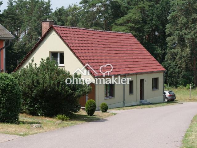 Idyllisch im Naturpark Hoher Fläming am Fuße der Burg Rabenstein gelegenes Landhaus