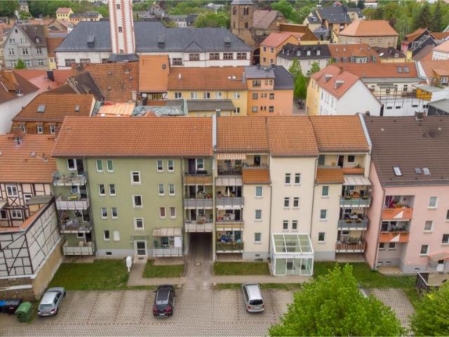 Idyllisch wohnen im Zentrum von Weida. 3 Raum Wohnung mit Balkon und Aufzug!