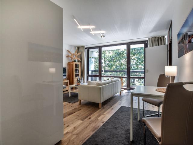 Idyllische Lage Helles Apartment in Köln Weiden – zeitwohnen.de