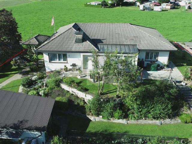 IDYLLISCHE LAGE MIT GROSSEM GARTEN