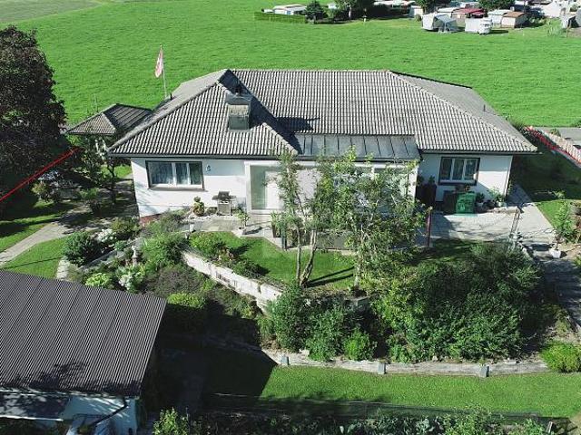 IDYLLISCHE LAGE MIT GROSSEM GARTEN