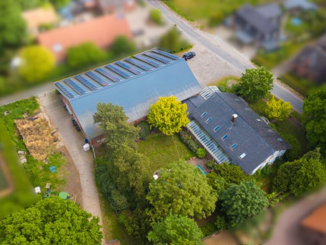 Idyllische Reitanlage mit Wohnhaus, Gästezimmern und Wirtschaftsgebäuden