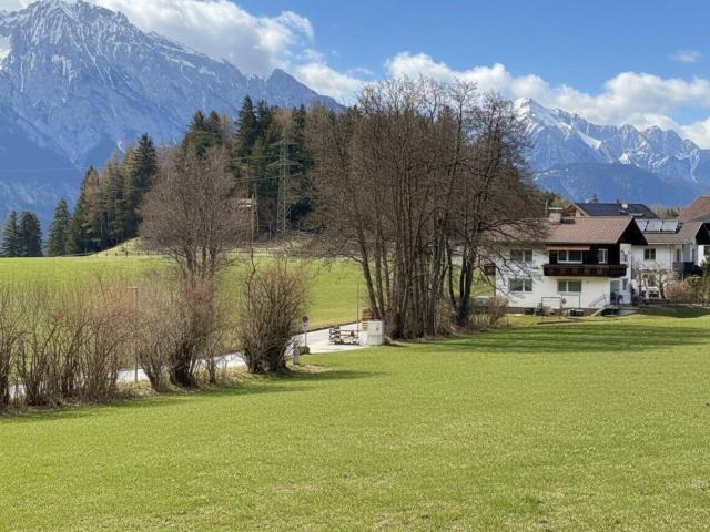 Idyllische 2,5 Zimmer Haushälfte mit großem Garten & Terrasse