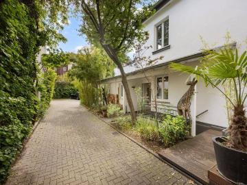 Idyllisches Wohnen mit Loft Charakter: Stadthaus in Derendorf