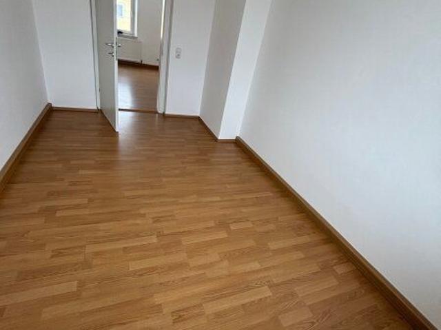 Idyllisches Wohnerlebnis in urbaner Lage steht für Sie bereit! Ruhig und grün gelegen wird Erholung pur geboten gleichzeitig sorgt die erstklassige Infrastruktur für kurze Wege! Sofort verfügbar!
