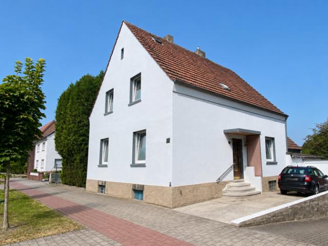 Idyllisches Zuhause für die ganze Familie auf großem Grundstück