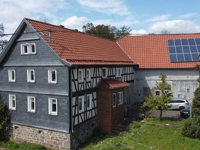 Idyllisches Anwesen mit Reitplatz am Ortsrand für Pferdeliebhaber