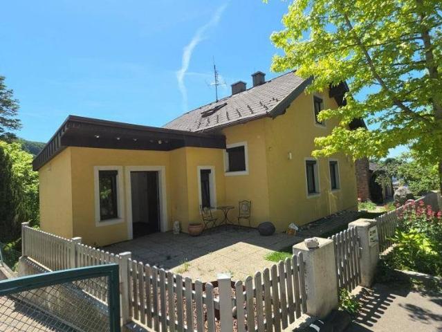 Idyllisches Einfamilienhaus mit Pool, Sauna und Gartenparadies