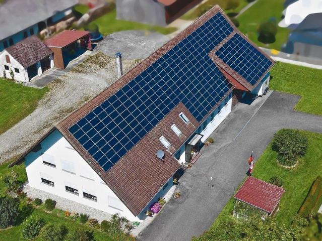 ehemaliger Bauernhof ● 1.793 m² Grund ● Scheune & Stall ● PV