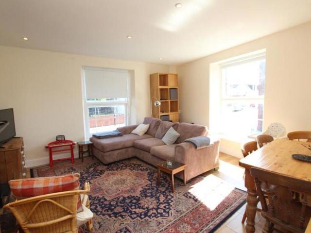If you are looking for a fully furnished two bedroom flat to rent in the Fishponds area with parking, then this could be the property for you. Please contact us for further information……