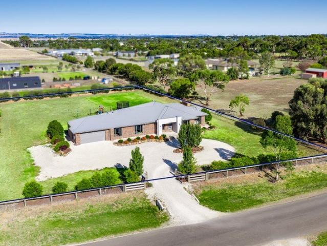 Beautifully presented family home on one acre