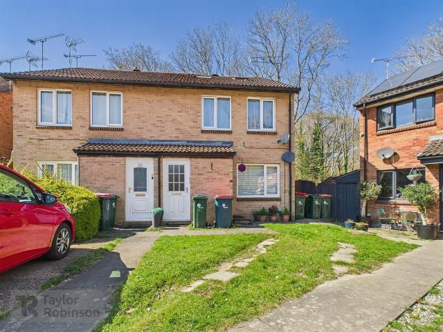 Ifield, Crawley, West Sussex. RH11, 3 bed maisonette to rent, £1,650 pcm | PrimeLocation