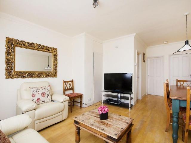 Ifield Road, Chelsea, London, SW10 2 bed flat to rent £2,384 pcm £550 pw