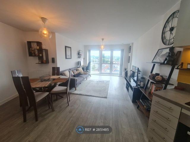 Ifield Road, Crawley RH11, 2 bed flat to rent, £1,700 pcm | PrimeLocation