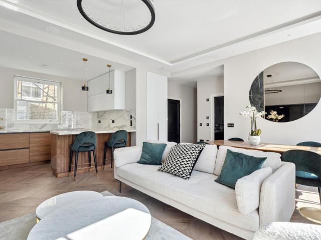 Ifield Road, London SW10 2 bed flat to rent £4,749 pcm £1,096 pw