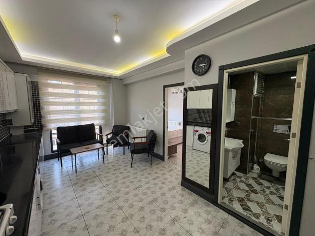 Çift Cepheli 1+1 Köşebaşı Binada Köşe Daire İçerisi Lüks Eşyalı