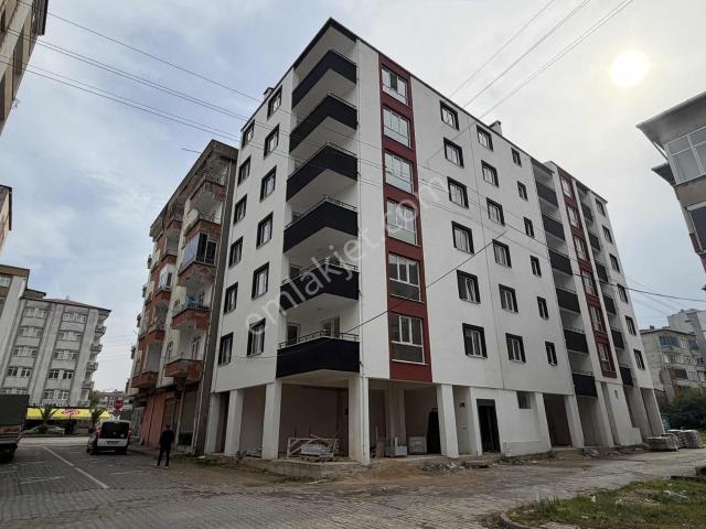 Çift Sokak Köşe Cephe Ara Kat Sıfır 2+1 Daire