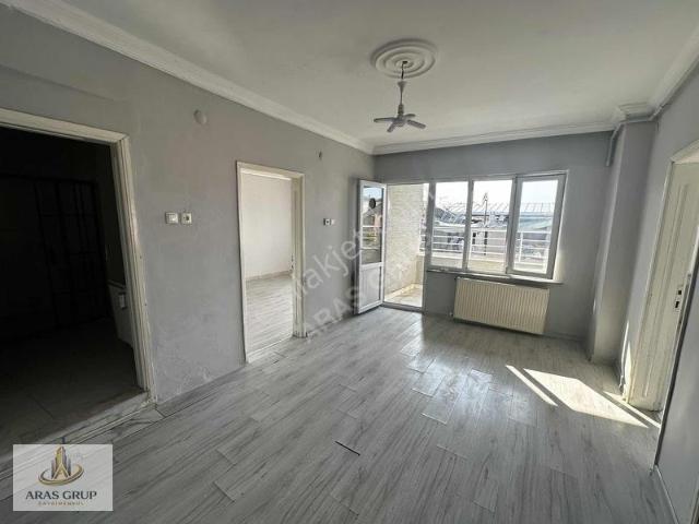 Çiftehavuzlarda Kiralık Arakat 3+1 Daire