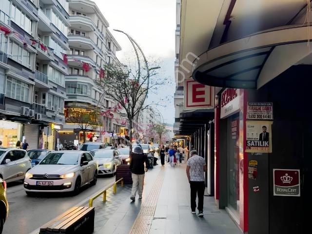 Çiftlik Caddesi Girişli | Bahçe Kullanımlı İş Yerine Uygun