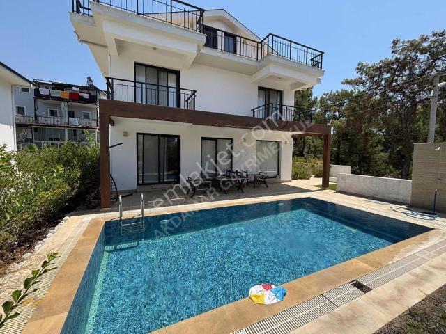 Çiftlik Mah. Kısmi Deniz Manzaralı Satılık Villa