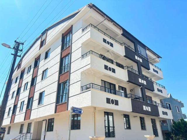 Çiftlik Mahallesi Kapanmaz Ferah Cephede 3+1 Satılık Dubleks