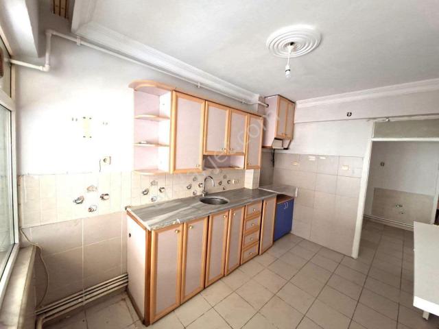 Çiftlik Mevki Satılık 3+1 Ara Kat Daire