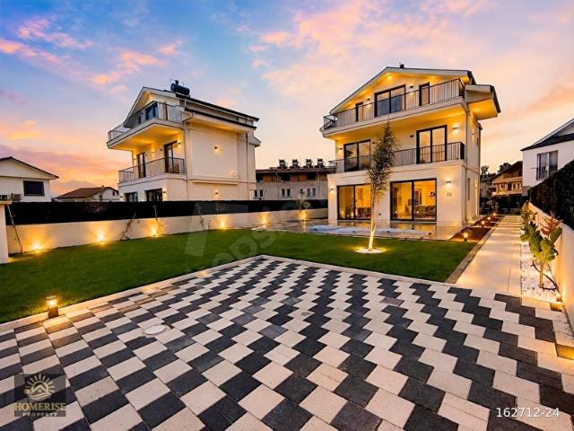 Çiftlik'de Denize Yakın Satılık Müstail Havuzlu Villa