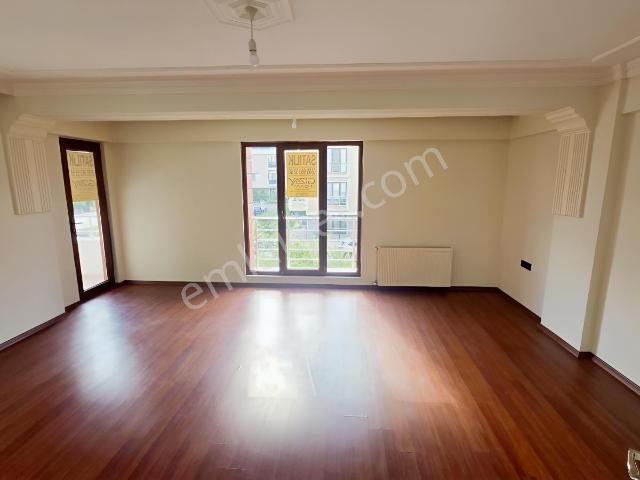 Çiftlikköy /çftlik Mh./sakarya Cad /3+1 /arakat/ Geniş Daire