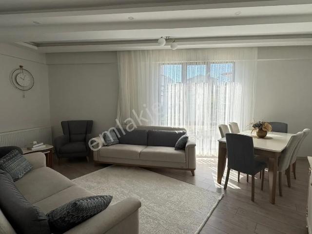 Çiftlikköy Çiftlik Mahallesinde 3+1 Satılık Ara Kat Daire