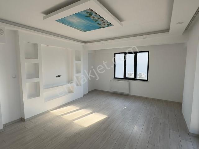 Çiftlikköy Özdilek Avm Yakını Kiralık 2+1 Daire