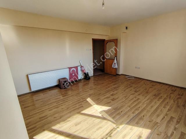 Çiftlikköy Sahil Mahallesi İzmit Yoluna Cephe 3+1 Kiralık Daire