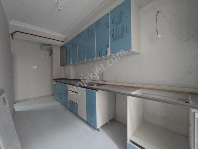 Çiftlikönü Mah Merkezi Konumda Yüksek Giriş 2+1 Satılık Daire