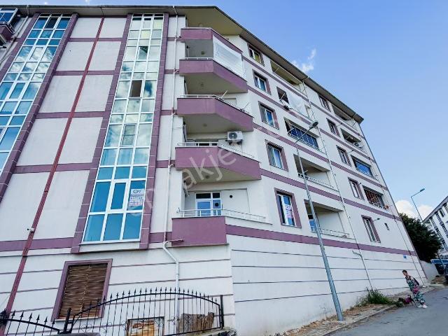 Çiftlikönü Mahallesinde Sgk Karşısında Satılık 3+1 Daire