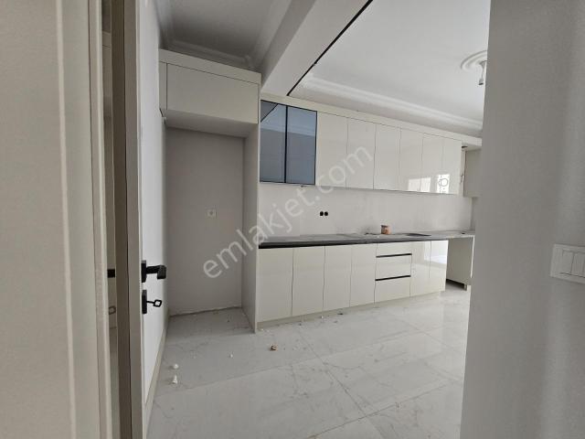 Çiftlikönü Mh. Ara Kat 2+1 Satılık Daire