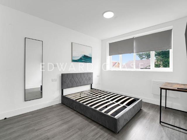 IG1, Property to rent, £900 pcm | PrimeLocation