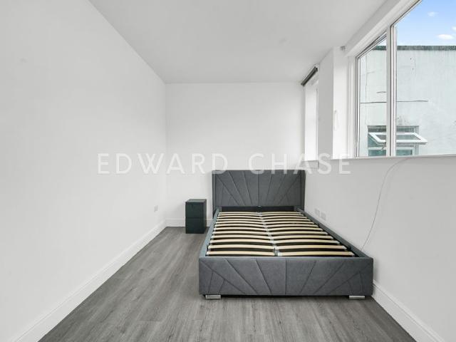 IG1, Property to rent, £900 pcm | PrimeLocation