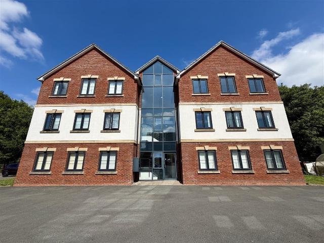 Ikon Avenue, Wolverhampton WV6, 2 bed flat to rent, £900 pcm | PrimeLocation