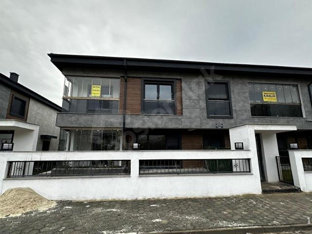IHLAMURKENT ÇANKAYA SINIRINDA TRIBLEX LÜX VİLLA