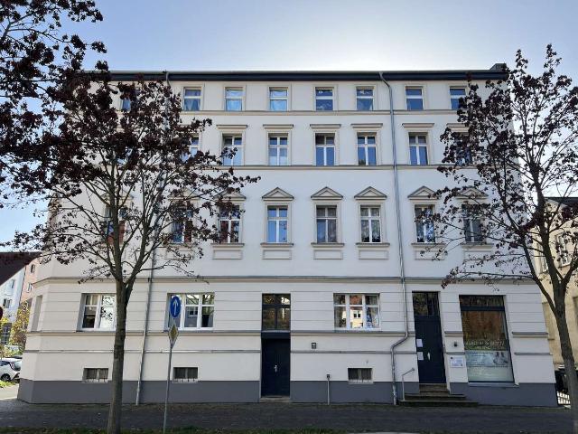 Ihr 4 Zimmer Dachgeschoss Wohn t raum mit Süd West Balkon Kapitalanlage