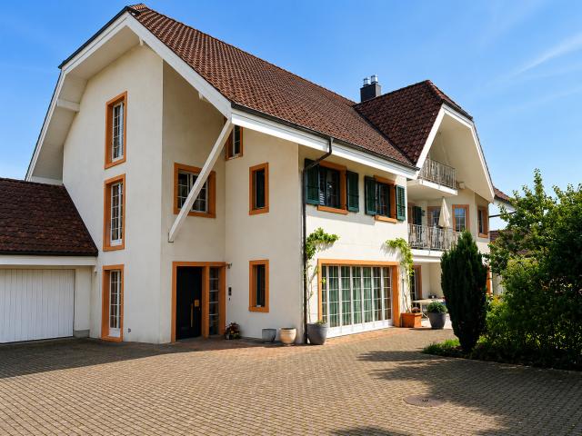 Ihr grosszügiges Zuhause: Traumhaft renovierte 5.5 Zimmerwohnung