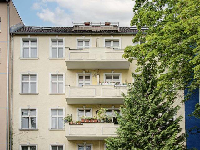 Ihr Investment in der City West: 3 Zimmer, Balkon, Wannenbad + solide vermietet