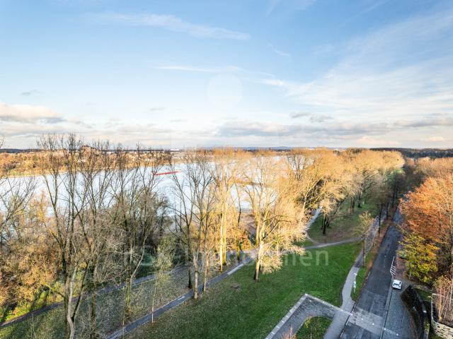Ihr Logenplatz am Rhein! Stilvolle Eigentumswohnung mit Panoramaausblick in Köln Rodenkirchen!